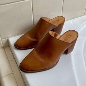 Madewell Harper mule in English saddle